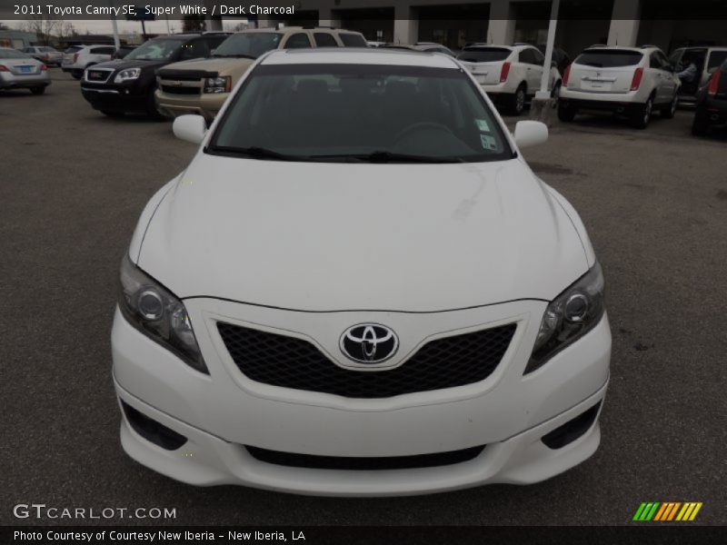 Super White / Dark Charcoal 2011 Toyota Camry SE