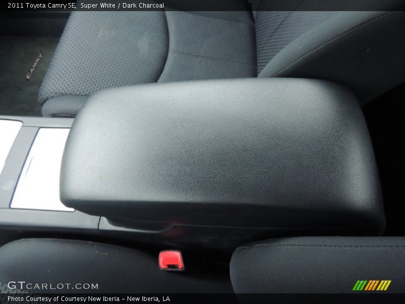 Super White / Dark Charcoal 2011 Toyota Camry SE