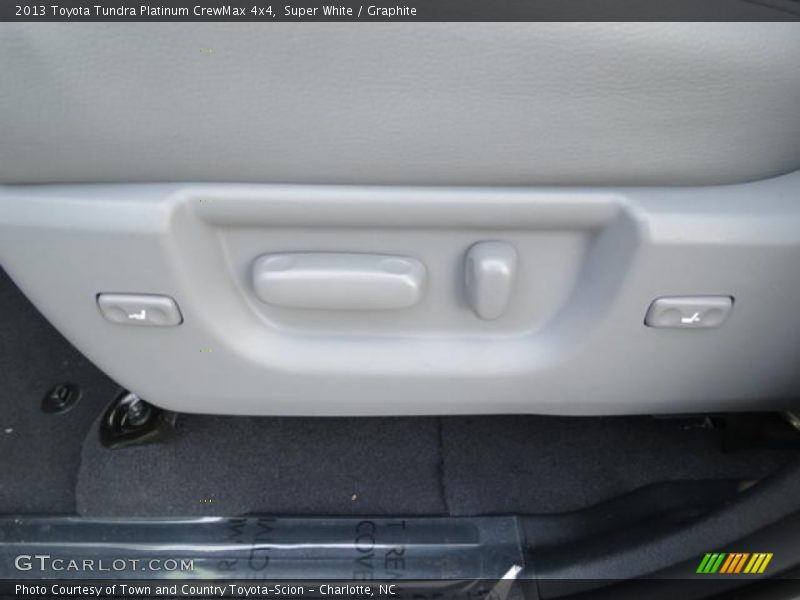 Super White / Graphite 2013 Toyota Tundra Platinum CrewMax 4x4