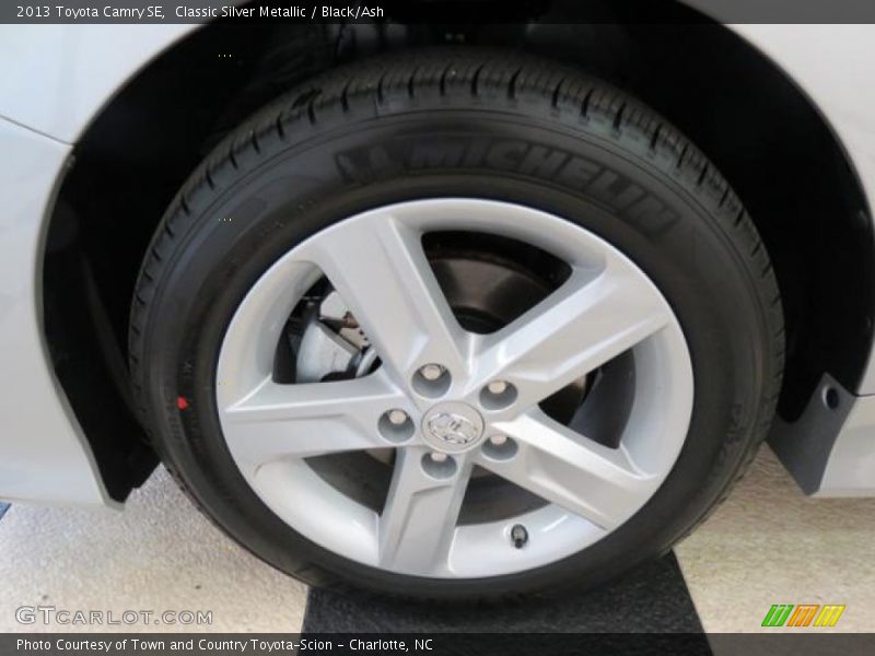Classic Silver Metallic / Black/Ash 2013 Toyota Camry SE