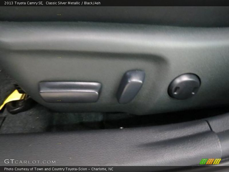 Classic Silver Metallic / Black/Ash 2013 Toyota Camry SE