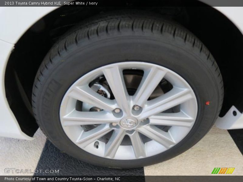 Super White / Ivory 2013 Toyota Camry Hybrid XLE