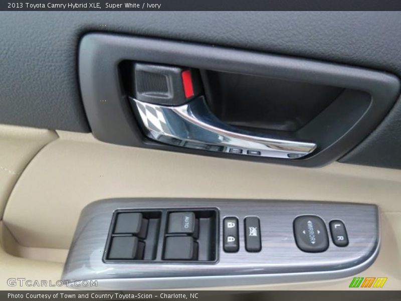 Super White / Ivory 2013 Toyota Camry Hybrid XLE