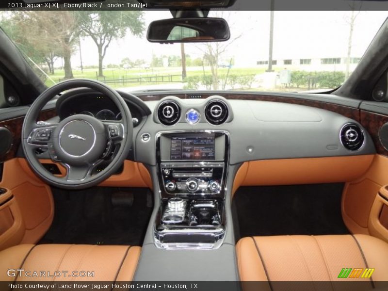 Dashboard of 2013 XJ XJ