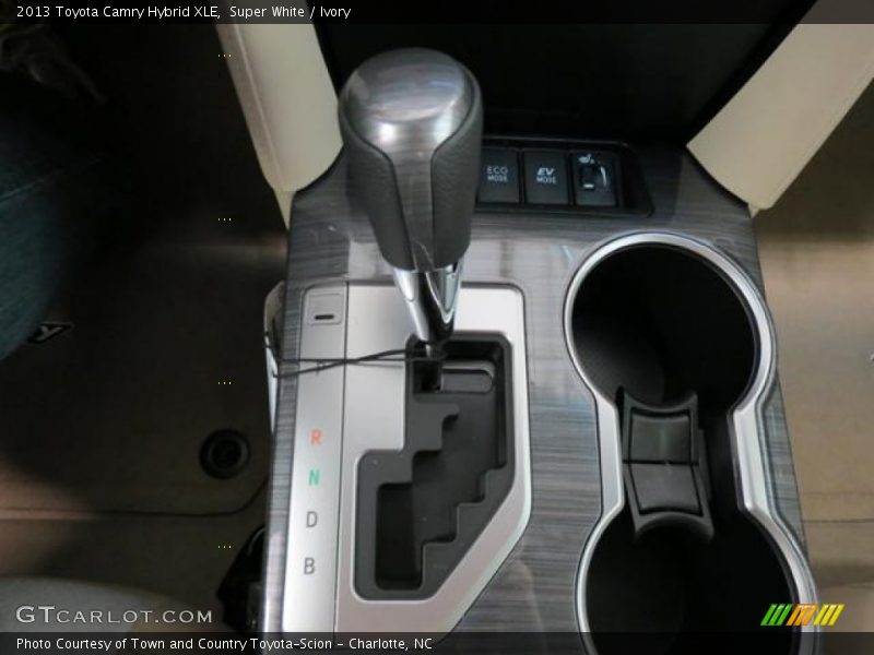 Super White / Ivory 2013 Toyota Camry Hybrid XLE