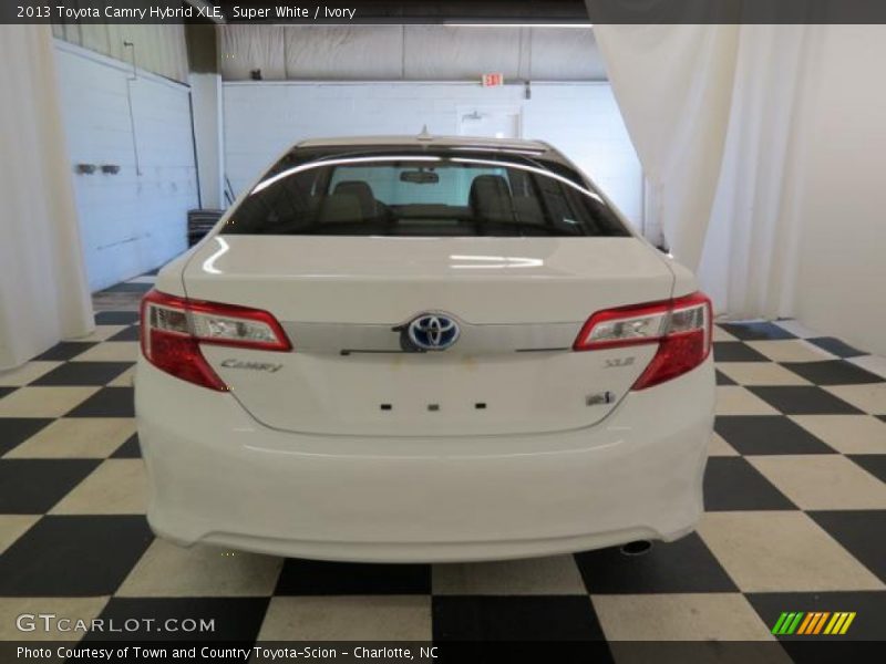 Super White / Ivory 2013 Toyota Camry Hybrid XLE