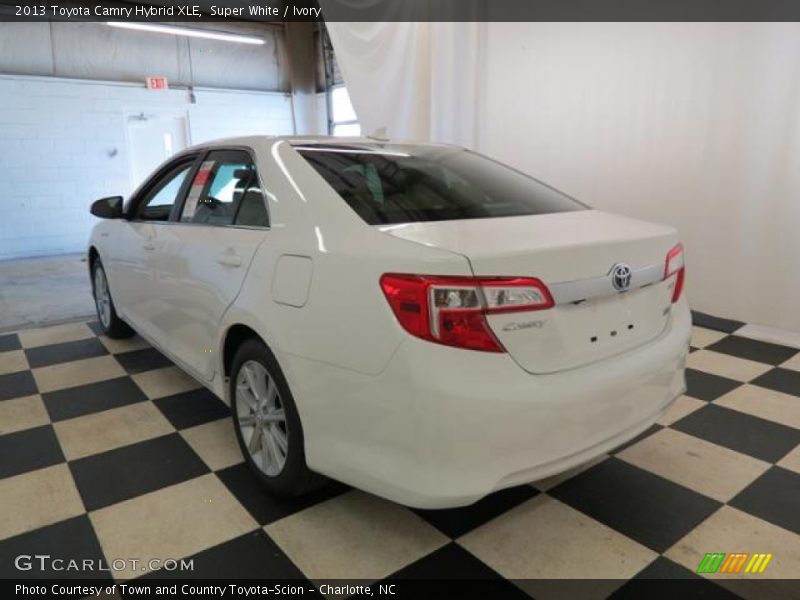 Super White / Ivory 2013 Toyota Camry Hybrid XLE