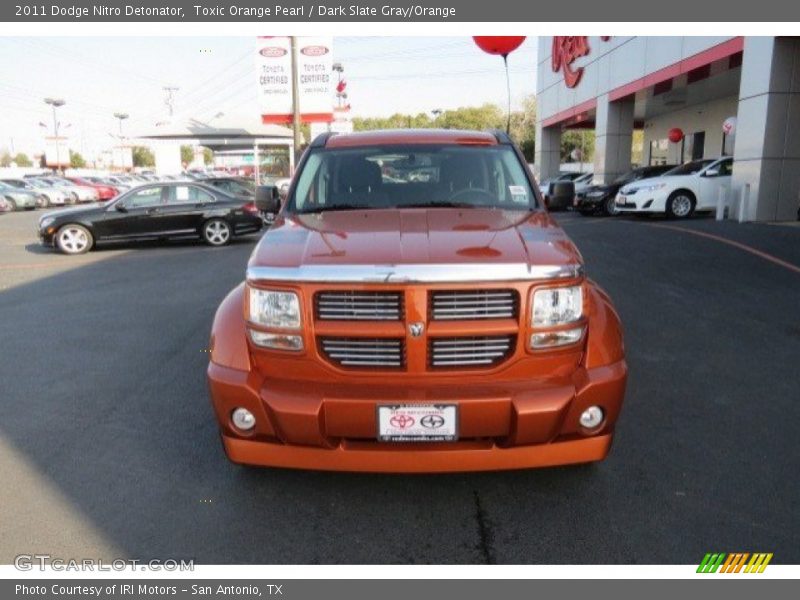 Toxic Orange Pearl / Dark Slate Gray/Orange 2011 Dodge Nitro Detonator