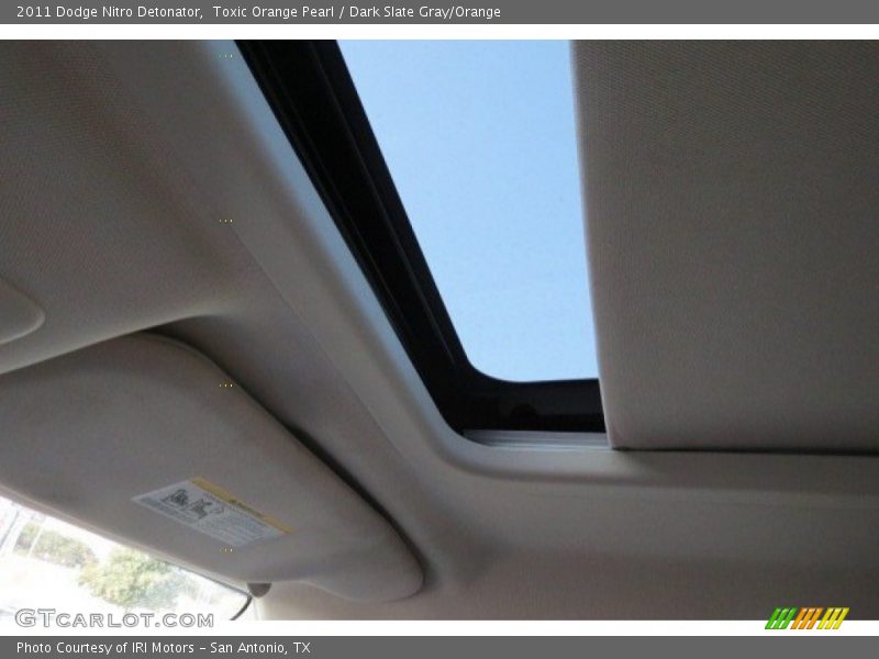 Toxic Orange Pearl / Dark Slate Gray/Orange 2011 Dodge Nitro Detonator