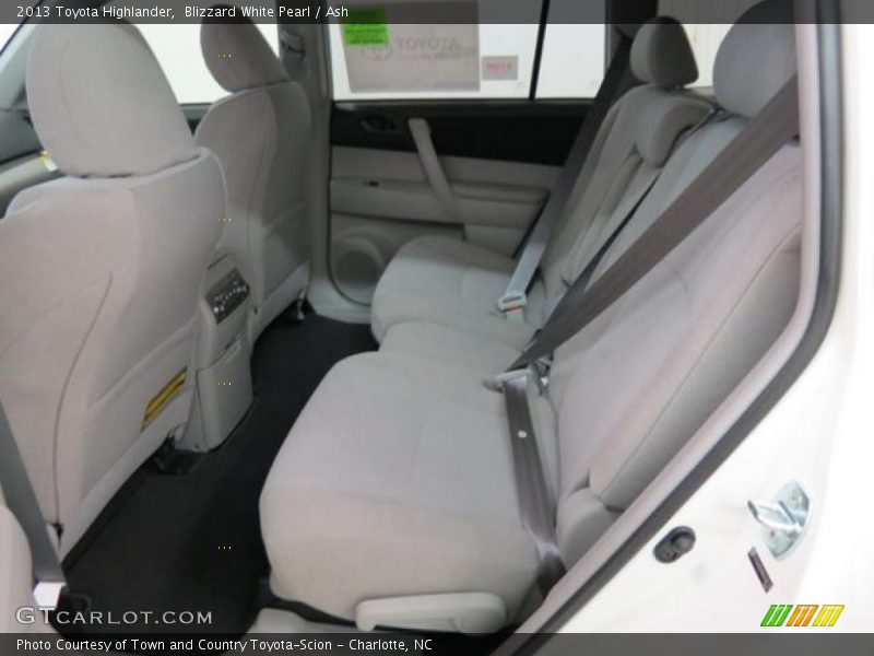 Blizzard White Pearl / Ash 2013 Toyota Highlander