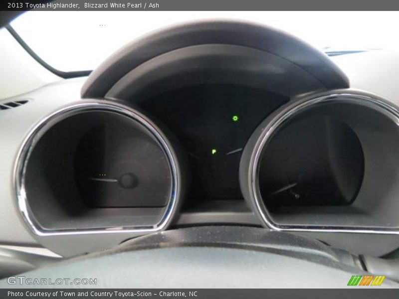 Blizzard White Pearl / Ash 2013 Toyota Highlander