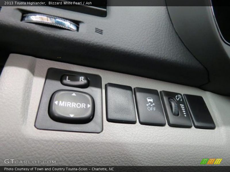 Blizzard White Pearl / Ash 2013 Toyota Highlander