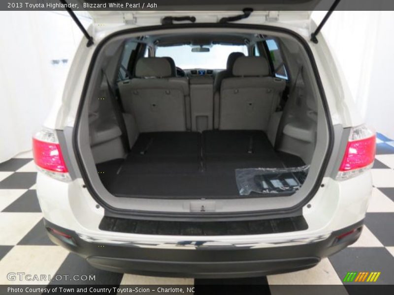 Blizzard White Pearl / Ash 2013 Toyota Highlander