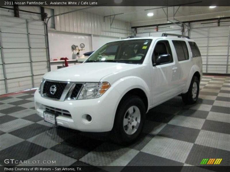 Avalanche White / Cafe Latte 2011 Nissan Pathfinder S