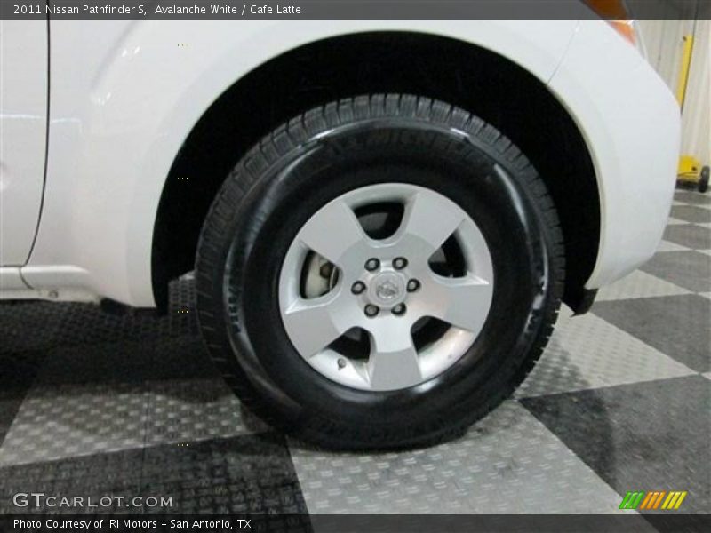 Avalanche White / Cafe Latte 2011 Nissan Pathfinder S