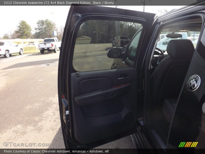 Black / Ebony 2013 Chevrolet Avalanche LTZ 4x4 Black Diamond Edition