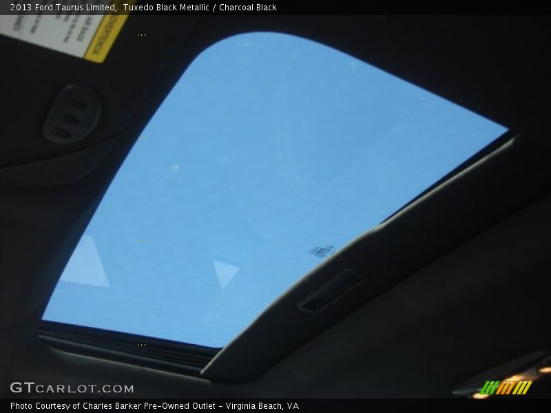 Tuxedo Black Metallic / Charcoal Black 2013 Ford Taurus Limited