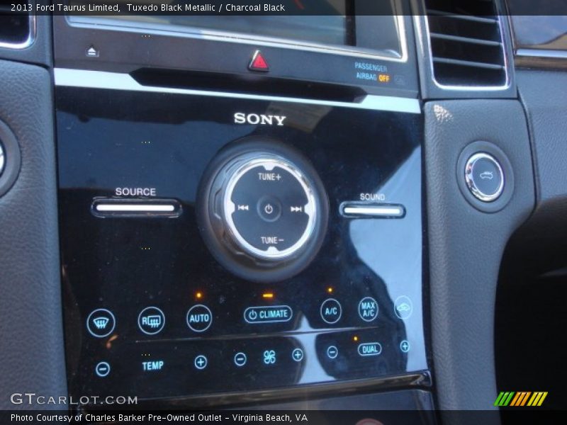Tuxedo Black Metallic / Charcoal Black 2013 Ford Taurus Limited
