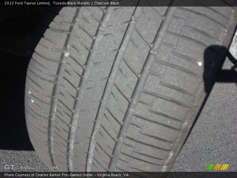 Tuxedo Black Metallic / Charcoal Black 2013 Ford Taurus Limited