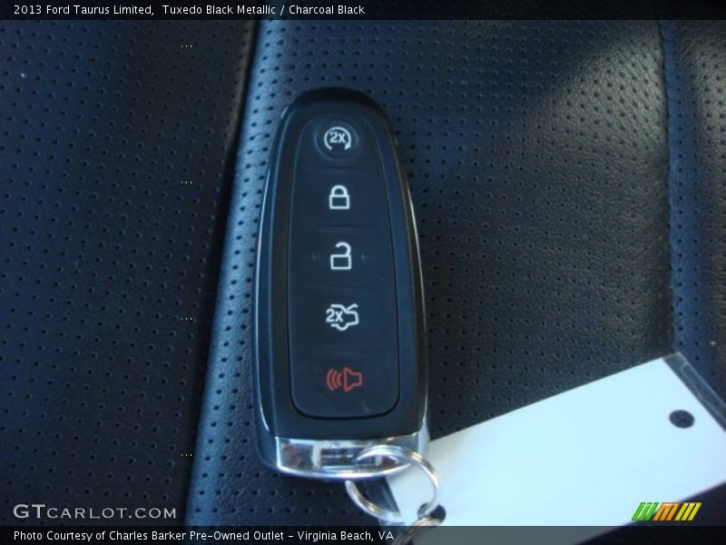 Tuxedo Black Metallic / Charcoal Black 2013 Ford Taurus Limited