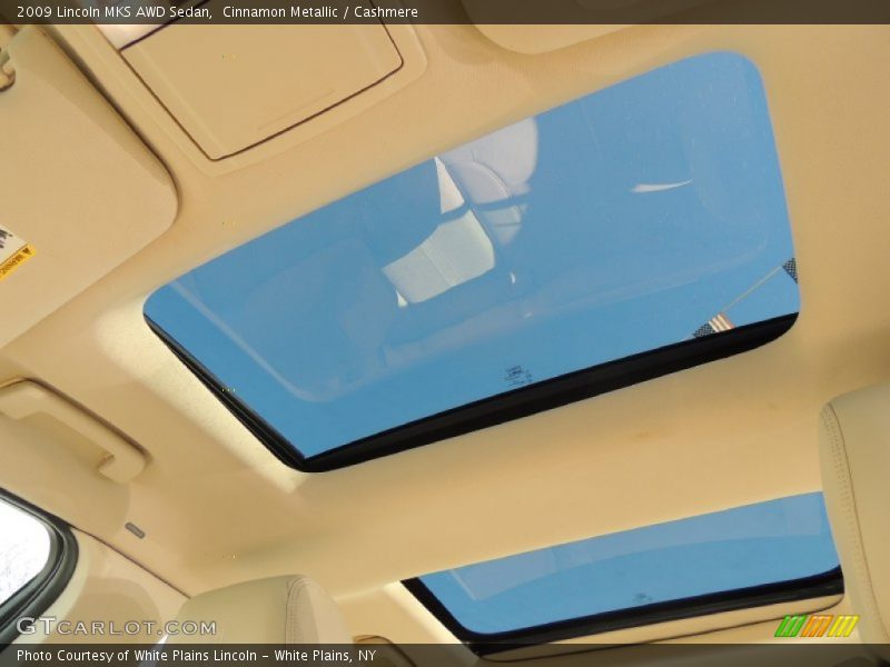 Sunroof of 2009 MKS AWD Sedan