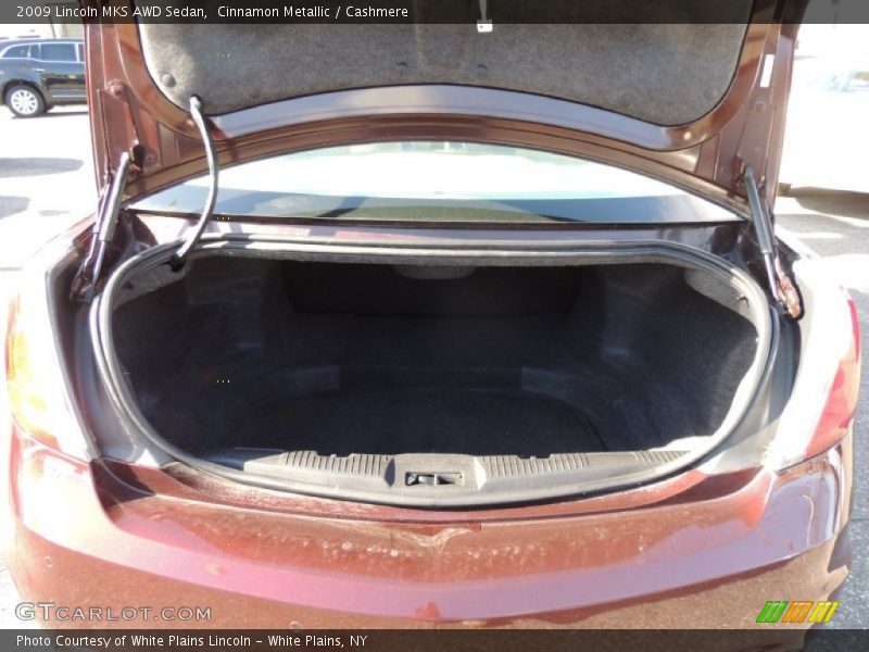  2009 MKS AWD Sedan Trunk
