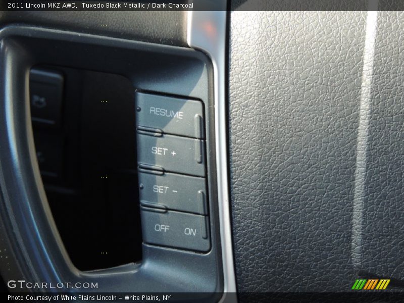 Tuxedo Black Metallic / Dark Charcoal 2011 Lincoln MKZ AWD