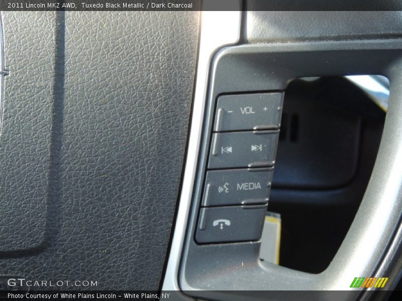 Tuxedo Black Metallic / Dark Charcoal 2011 Lincoln MKZ AWD