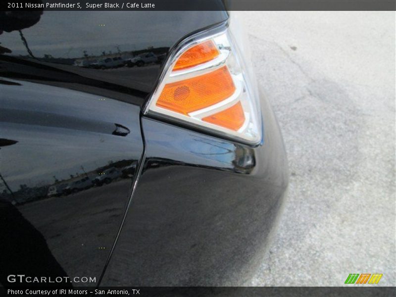 Super Black / Cafe Latte 2011 Nissan Pathfinder S