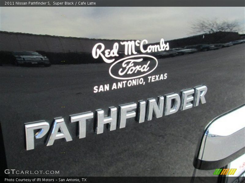 Super Black / Cafe Latte 2011 Nissan Pathfinder S