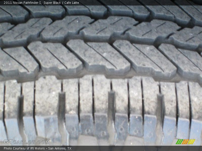 Super Black / Cafe Latte 2011 Nissan Pathfinder S