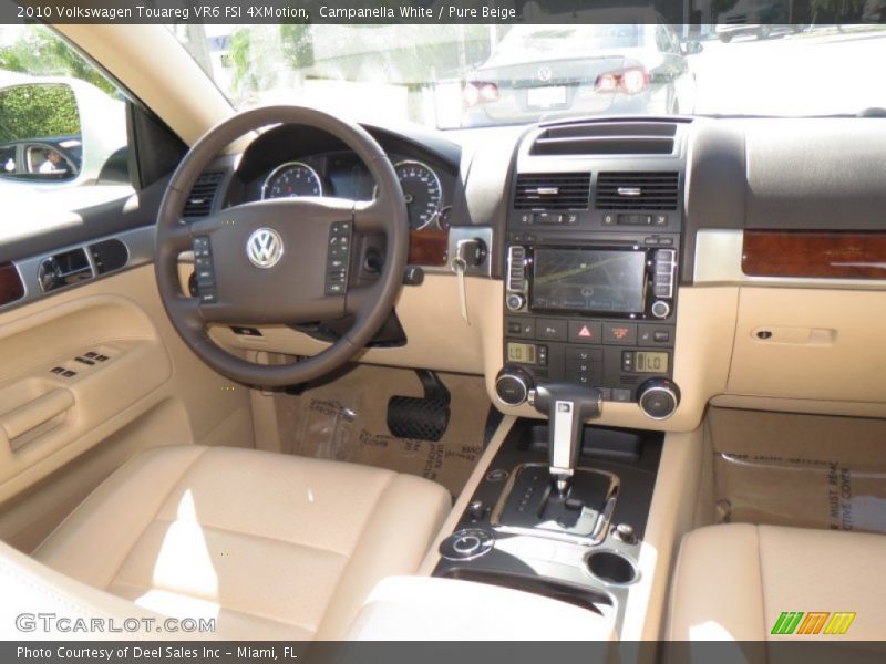Campanella White / Pure Beige 2010 Volkswagen Touareg VR6 FSI 4XMotion