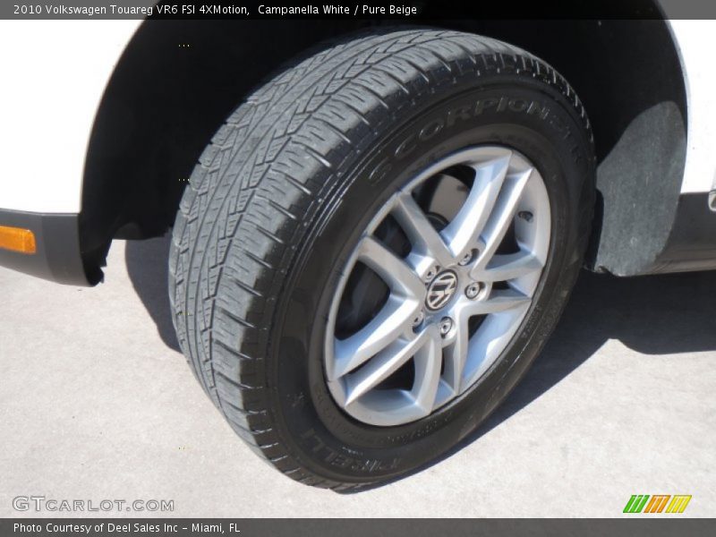 Campanella White / Pure Beige 2010 Volkswagen Touareg VR6 FSI 4XMotion