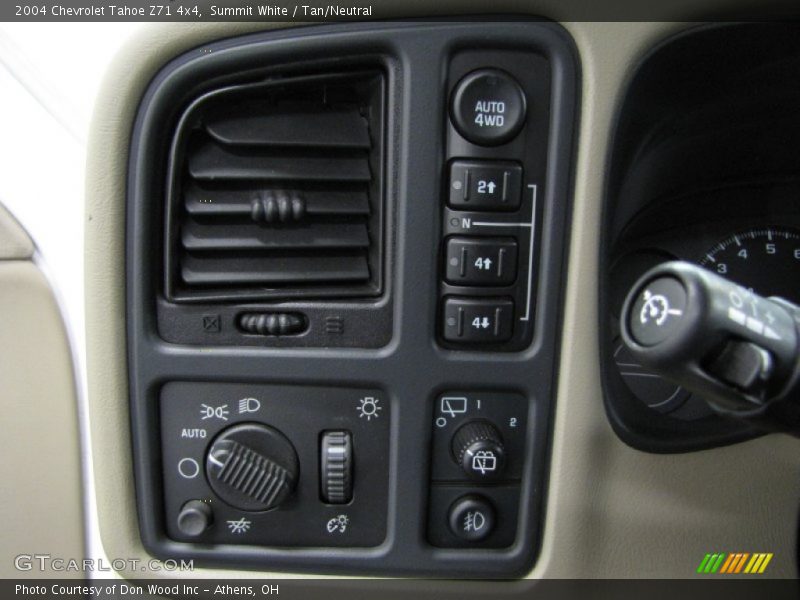 Controls of 2004 Tahoe Z71 4x4