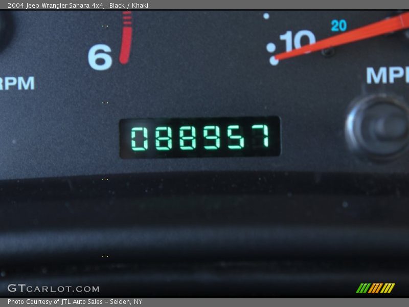 Black / Khaki 2004 Jeep Wrangler Sahara 4x4
