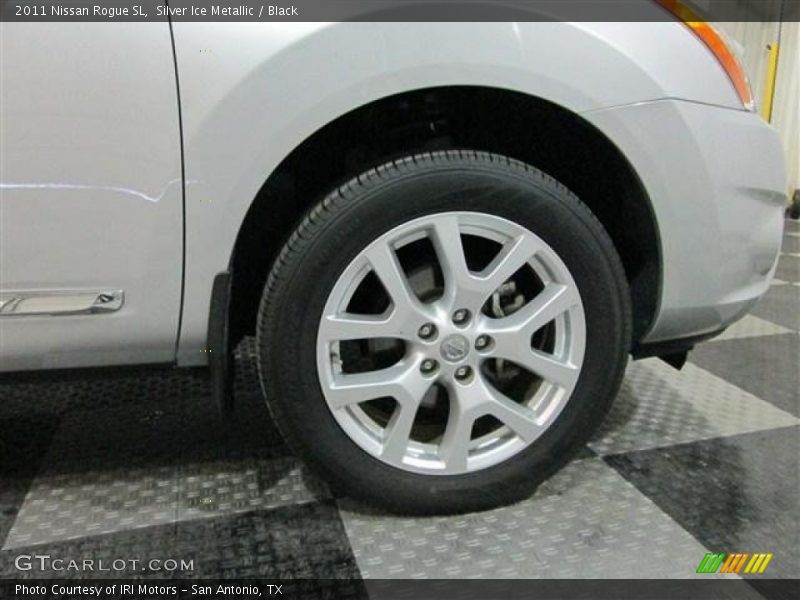 Silver Ice Metallic / Black 2011 Nissan Rogue SL