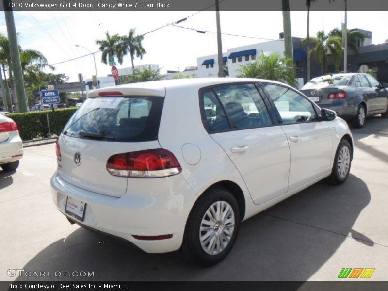 Candy White / Titan Black 2010 Volkswagen Golf 4 Door