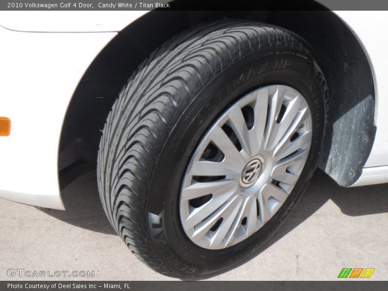 Candy White / Titan Black 2010 Volkswagen Golf 4 Door