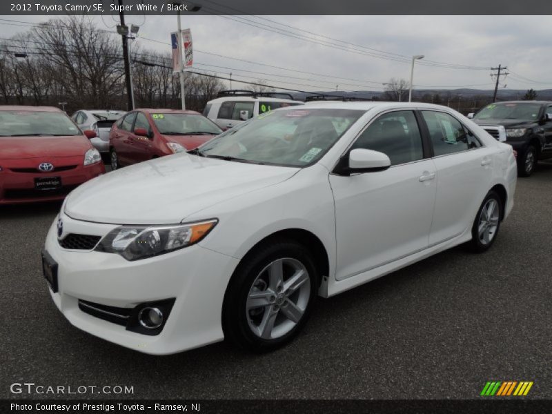 Super White / Black 2012 Toyota Camry SE