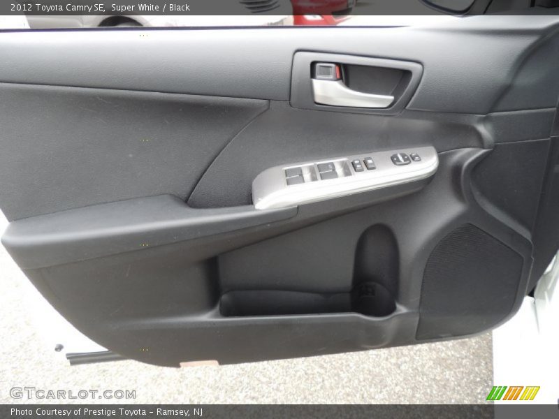 Super White / Black 2012 Toyota Camry SE