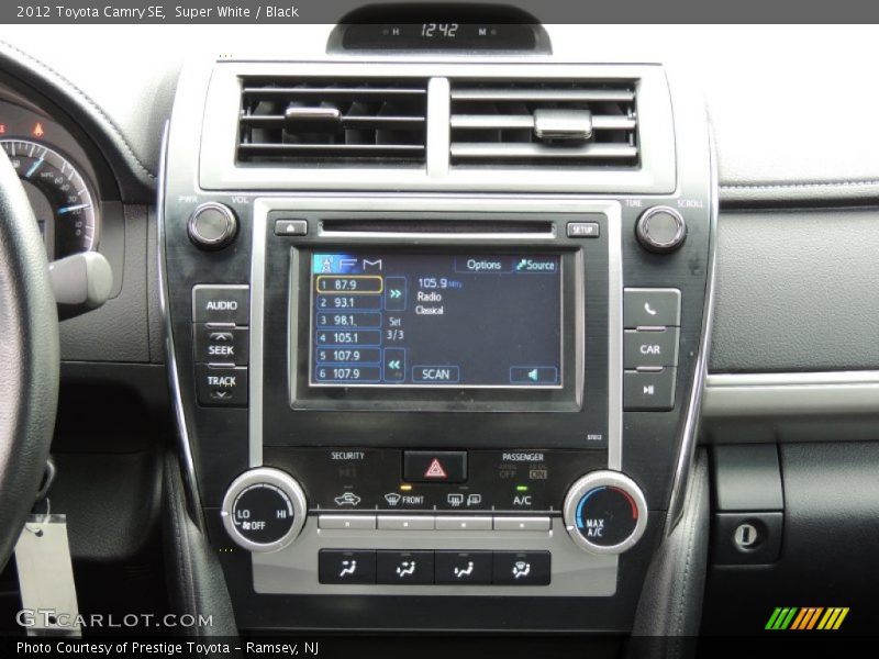 Super White / Black 2012 Toyota Camry SE