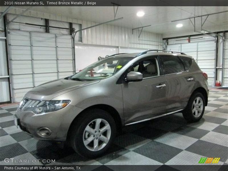 Front 3/4 View of 2010 Murano SL