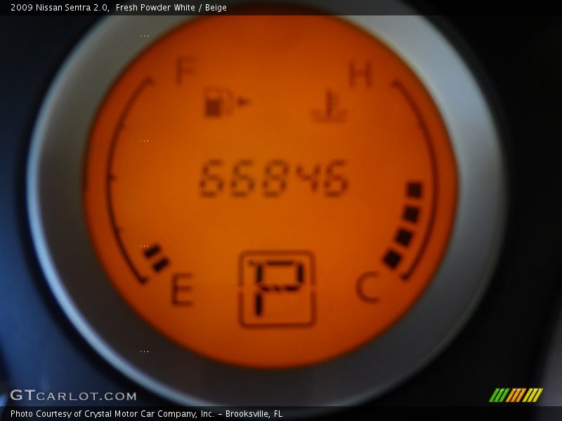 Fresh Powder White / Beige 2009 Nissan Sentra 2.0