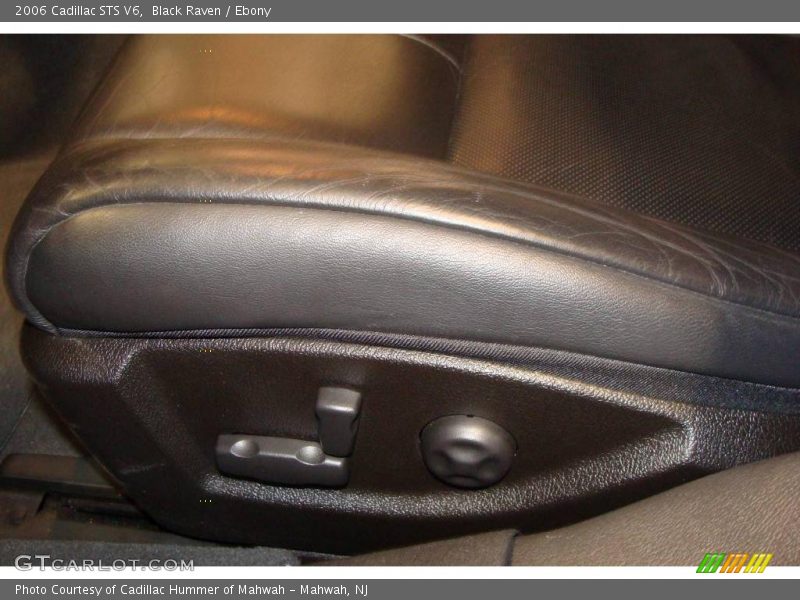Black Raven / Ebony 2006 Cadillac STS V6