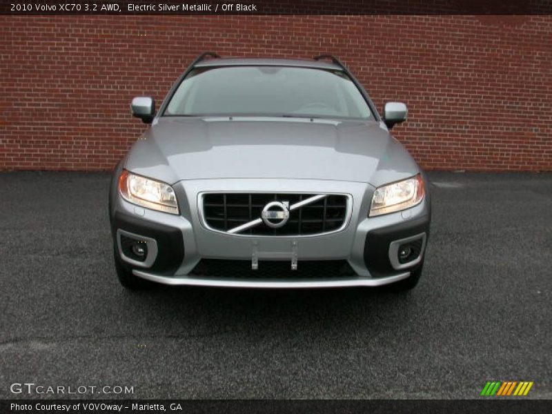  2010 XC70 3.2 AWD Electric Silver Metallic