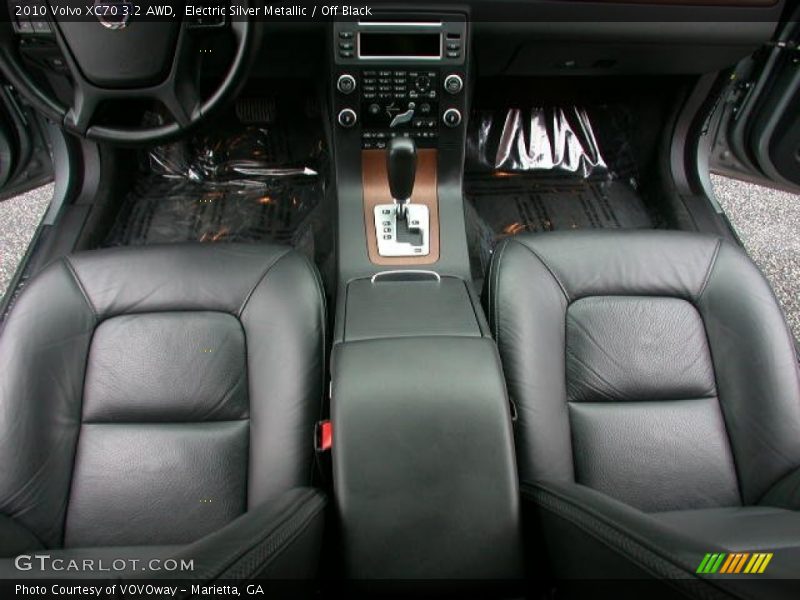 2010 XC70 3.2 AWD Off Black Interior