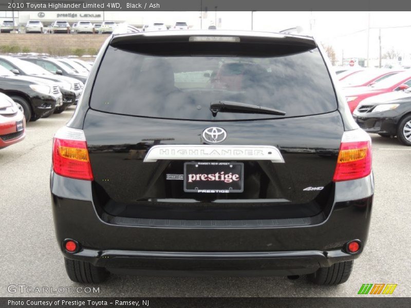 Black / Ash 2010 Toyota Highlander Limited 4WD