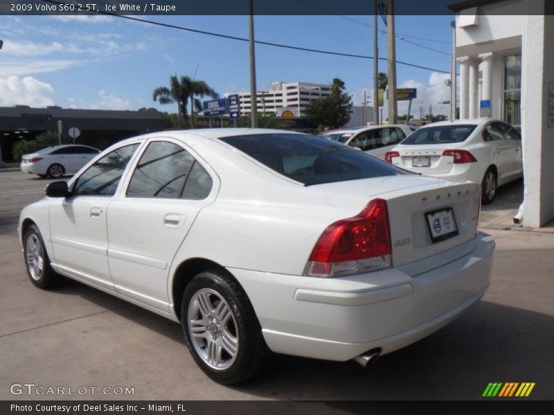 Ice White / Taupe 2009 Volvo S60 2.5T