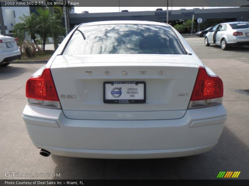 Ice White / Taupe 2009 Volvo S60 2.5T