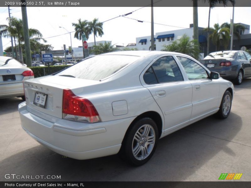 Ice White / Taupe 2009 Volvo S60 2.5T